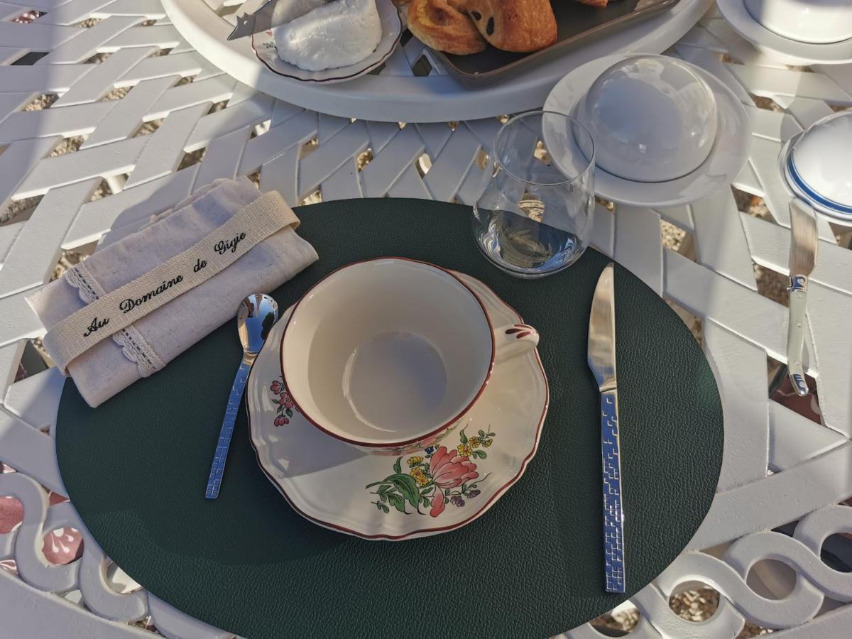 Bed and Breakfast Au Domaine De Gigie Chervettes Esterno foto